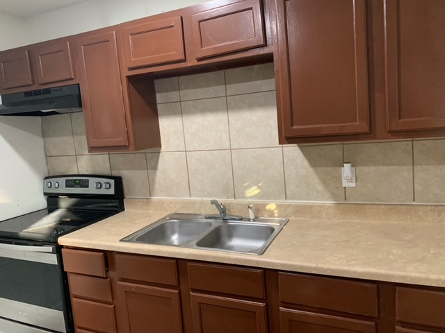 1015 14th St #9 - Photo 6 of 14