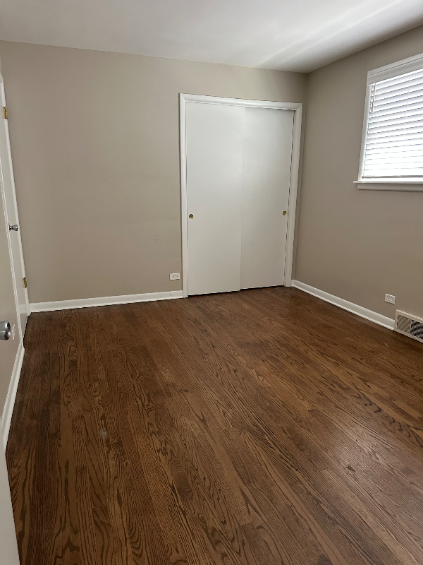 953 Burton Ave - Photo 6 of 8