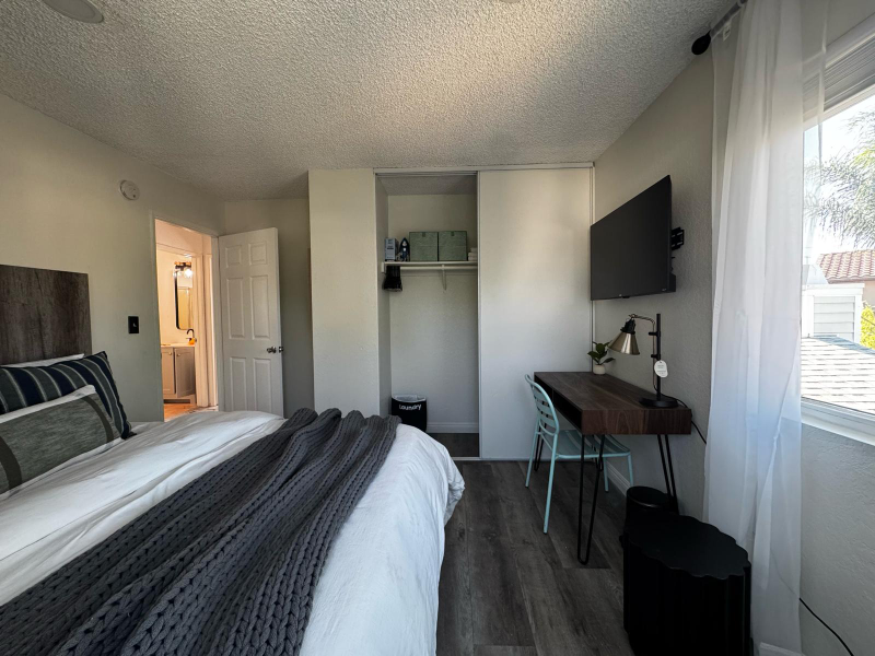 20058 Lorne St - Photo 2 of 6