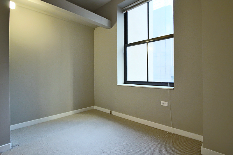 211 W Randolph St - Photo 7 of 19