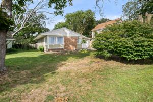 featured image of 153 Vanderveen Ave