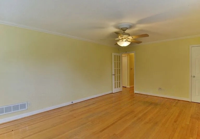 1613 S Beltline Blvd - Photo 2 of 10