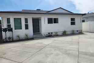 13542 Hamlin St - Photo 1 of 1