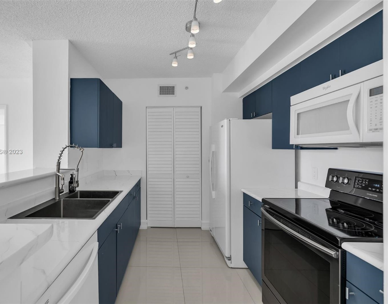 1900 Van Buren St #500A - Photo 3 of 19