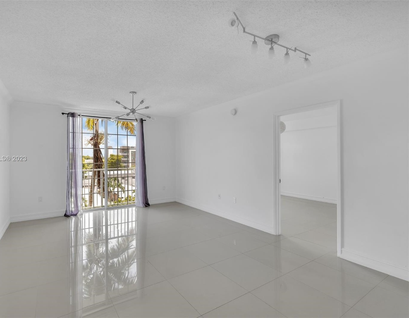 1900 Van Buren St #500A - Photo 5 of 19