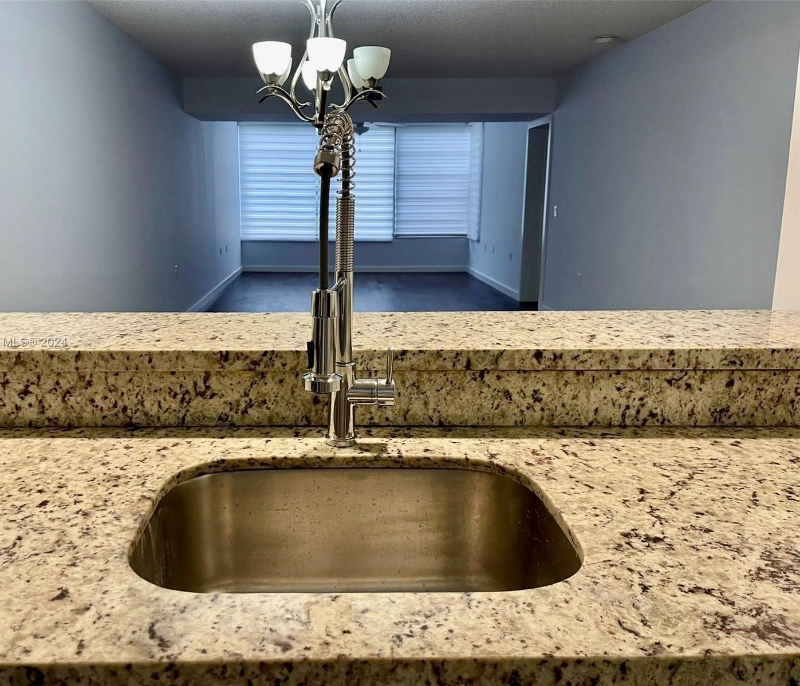 1713 Whitehall Dr #207 - Photo 5 of 17