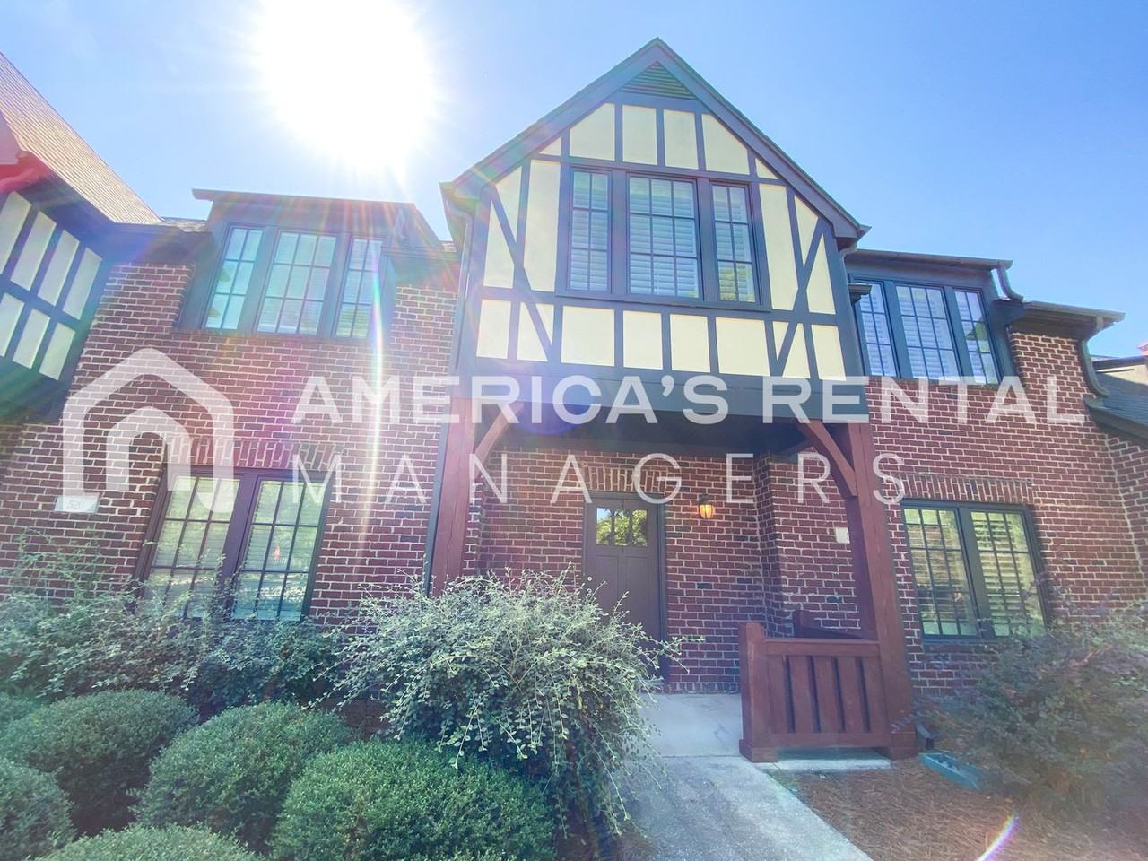 521 Portobello Rd - Photo 2 of 24