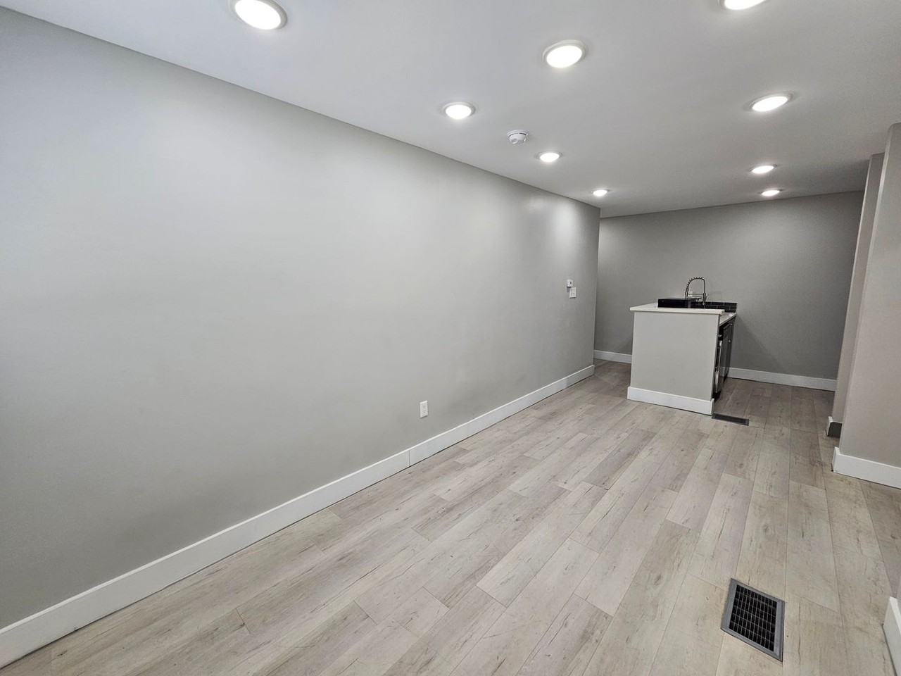 The Chloe - Photo 7 of 17