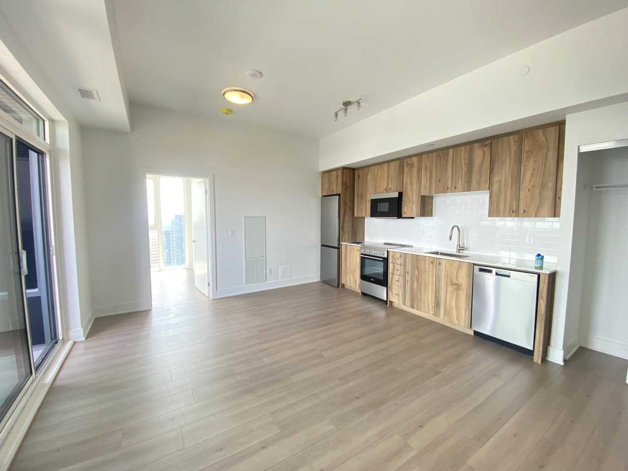 25 Wellington Street South #3212 - Photo 2 of 24