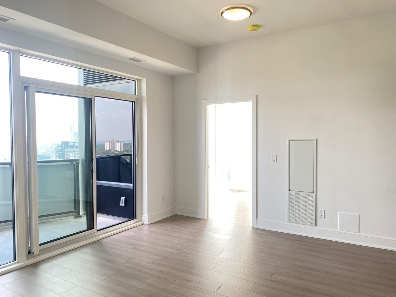 25 Wellington Street South #3212 - Photo 7 of 24