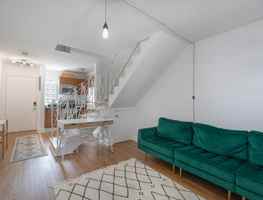 featured image of 421 Ne 68th St #7