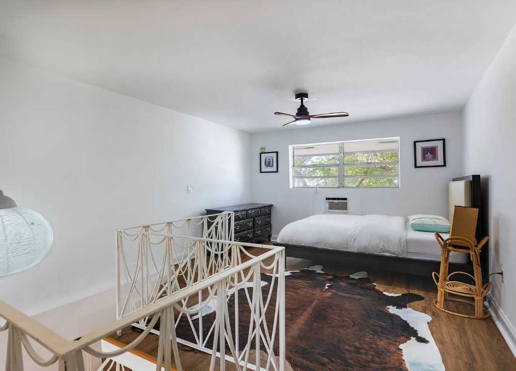 421 Ne 68th St #7 - Photo 4 of 11