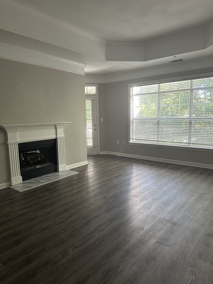 232 Edinburgh Ct #232 - Photo 2 of 20