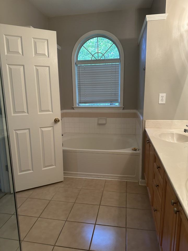 232 Edinburgh Ct #232 - Photo 7 of 20