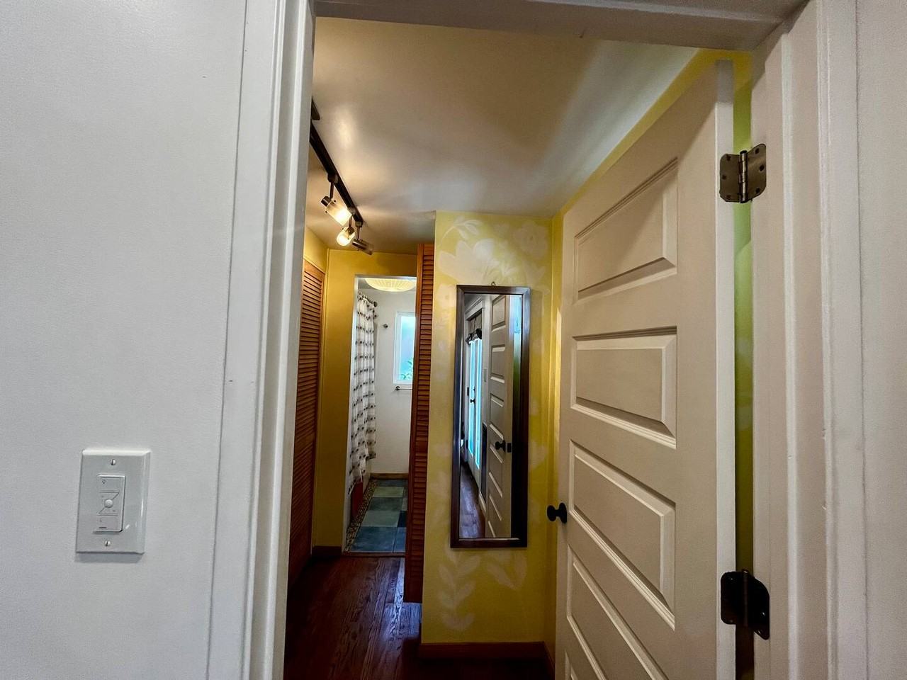 1405 N Mansfield Ave #NA - Photo 2 of 15