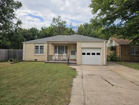 2415 S Poplar Dr #NA - Photo 1 of 1