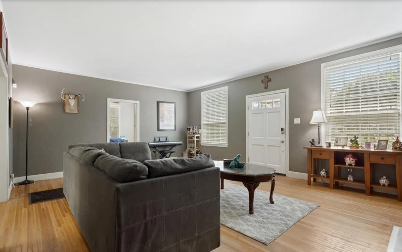 1413 Augusta Ave - Photo 4 of 30