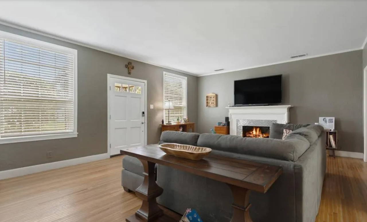 1413 Augusta Ave - Photo 6 of 30