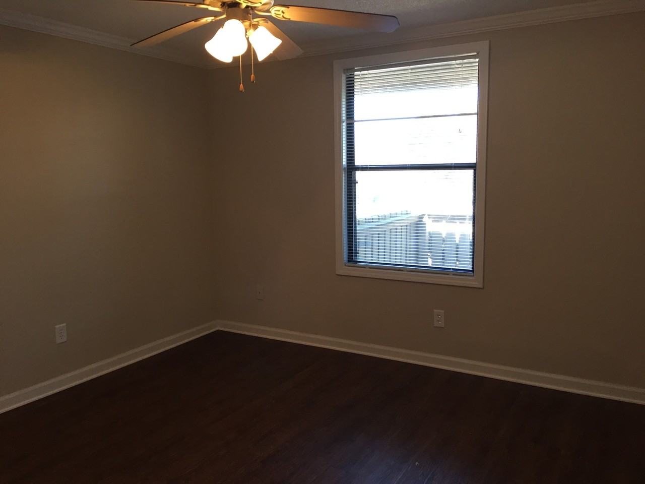 1375 College Station Rd - Photo 5 of 14