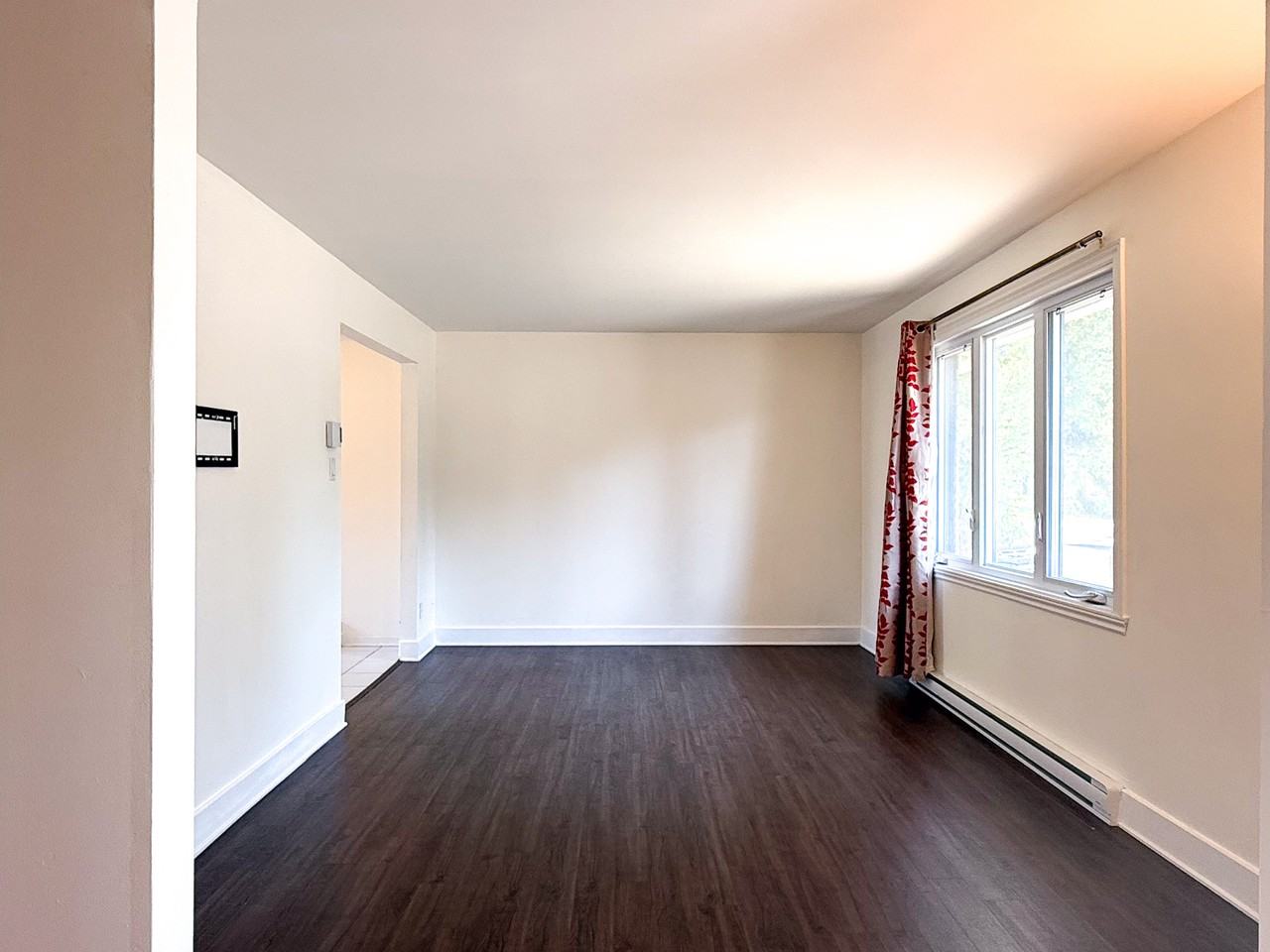 2049 Rue Raymond - Photo 3 of 26