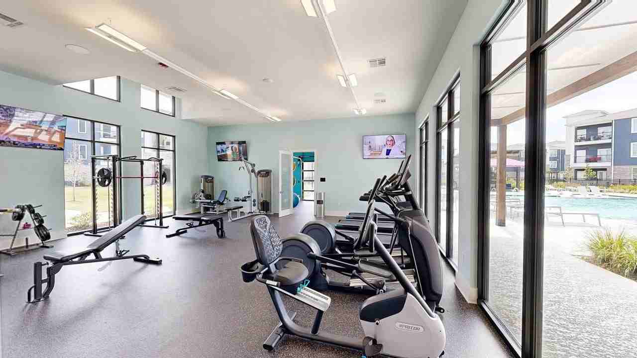 Windsor at Manhattan - Photo 5 of 50