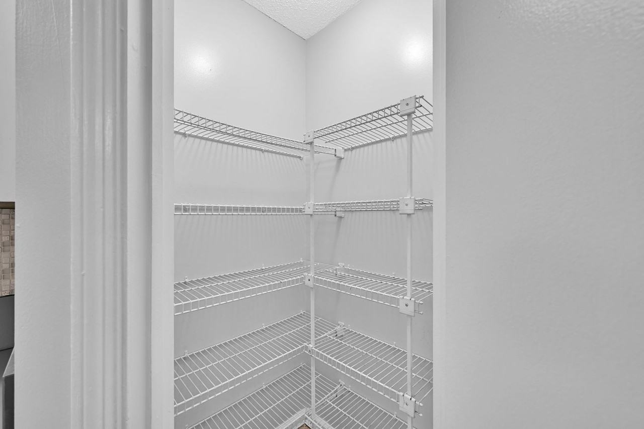 9687 Hersham Ct - Photo 4 of 29