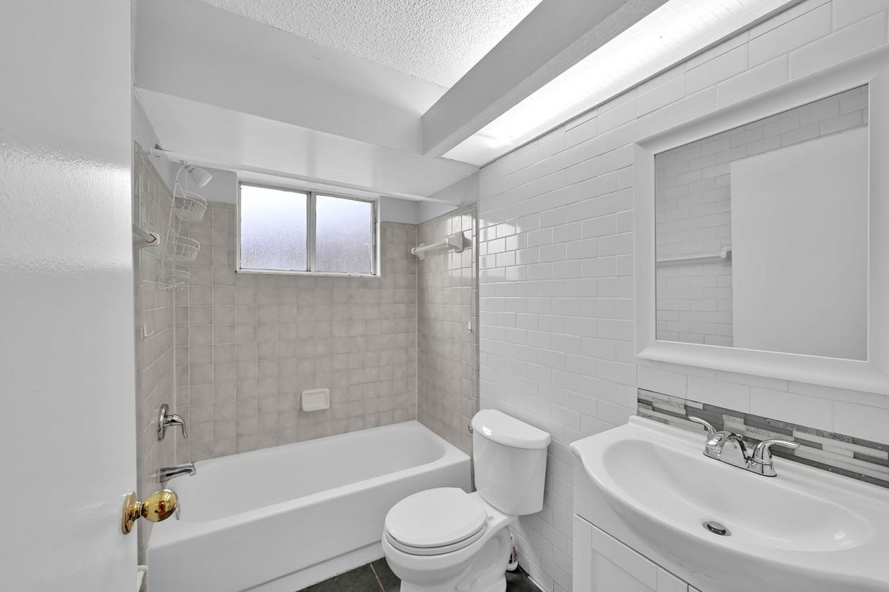 9687 Hersham Ct - Photo 7 of 28