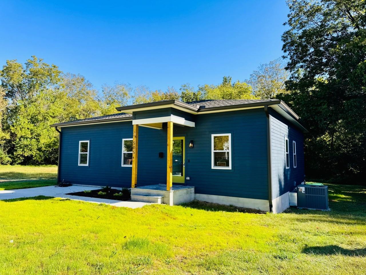 505 Raleigh St - Photo 2 of 23