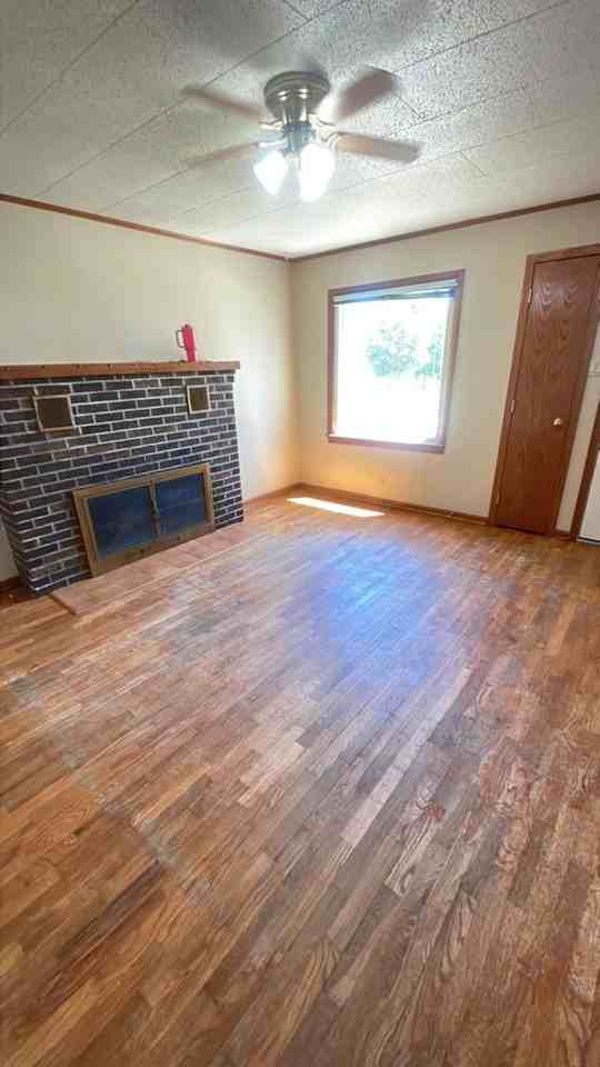 211 N Maple St - Photo 3 of 9