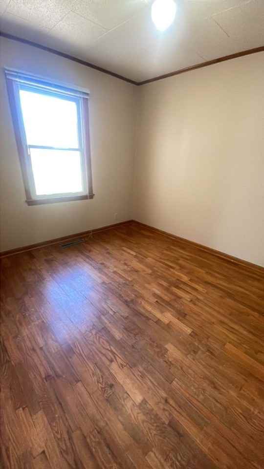 211 N Maple St - Photo 5 of 9