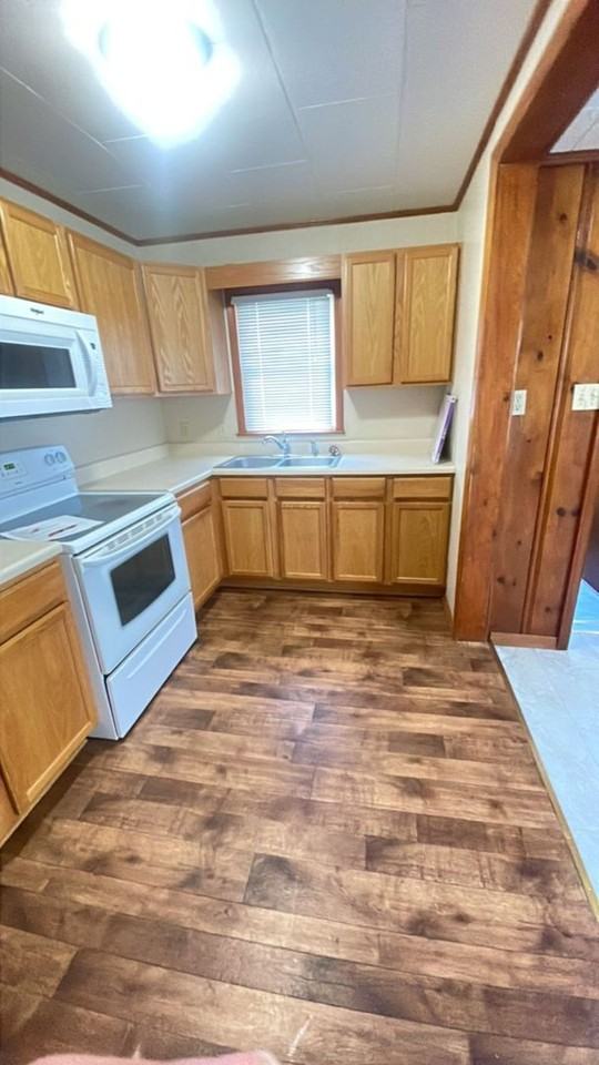 211 N Maple St - Photo 7 of 9