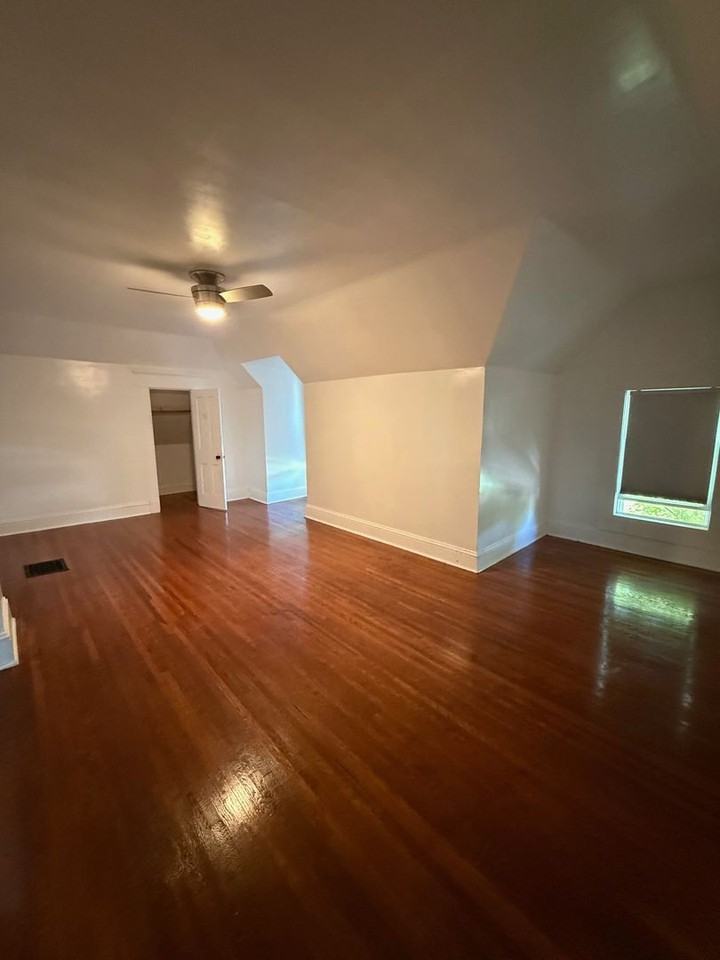 202 N 5th St - Photo 2 of 17