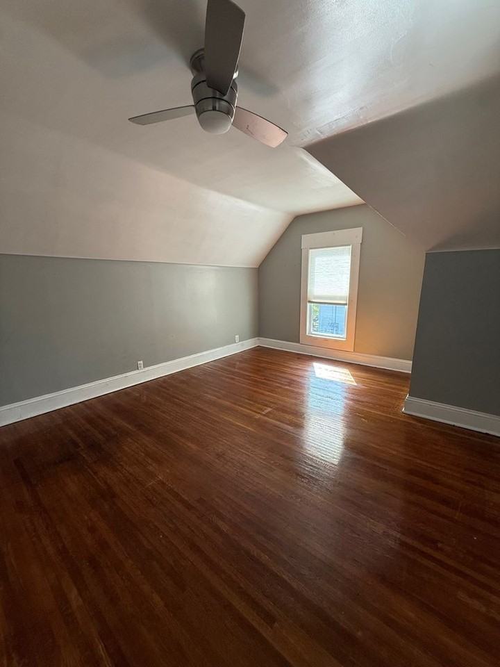 202 N 5th St - Photo 3 of 17