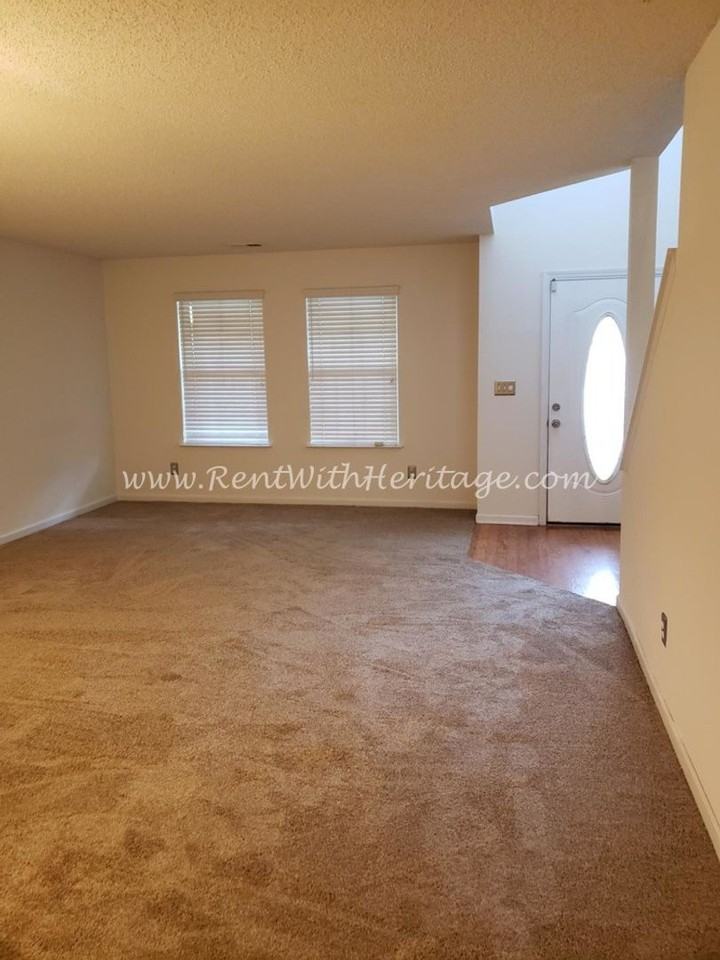 2028 Sweet Bay Dr - Photo 3 of 33