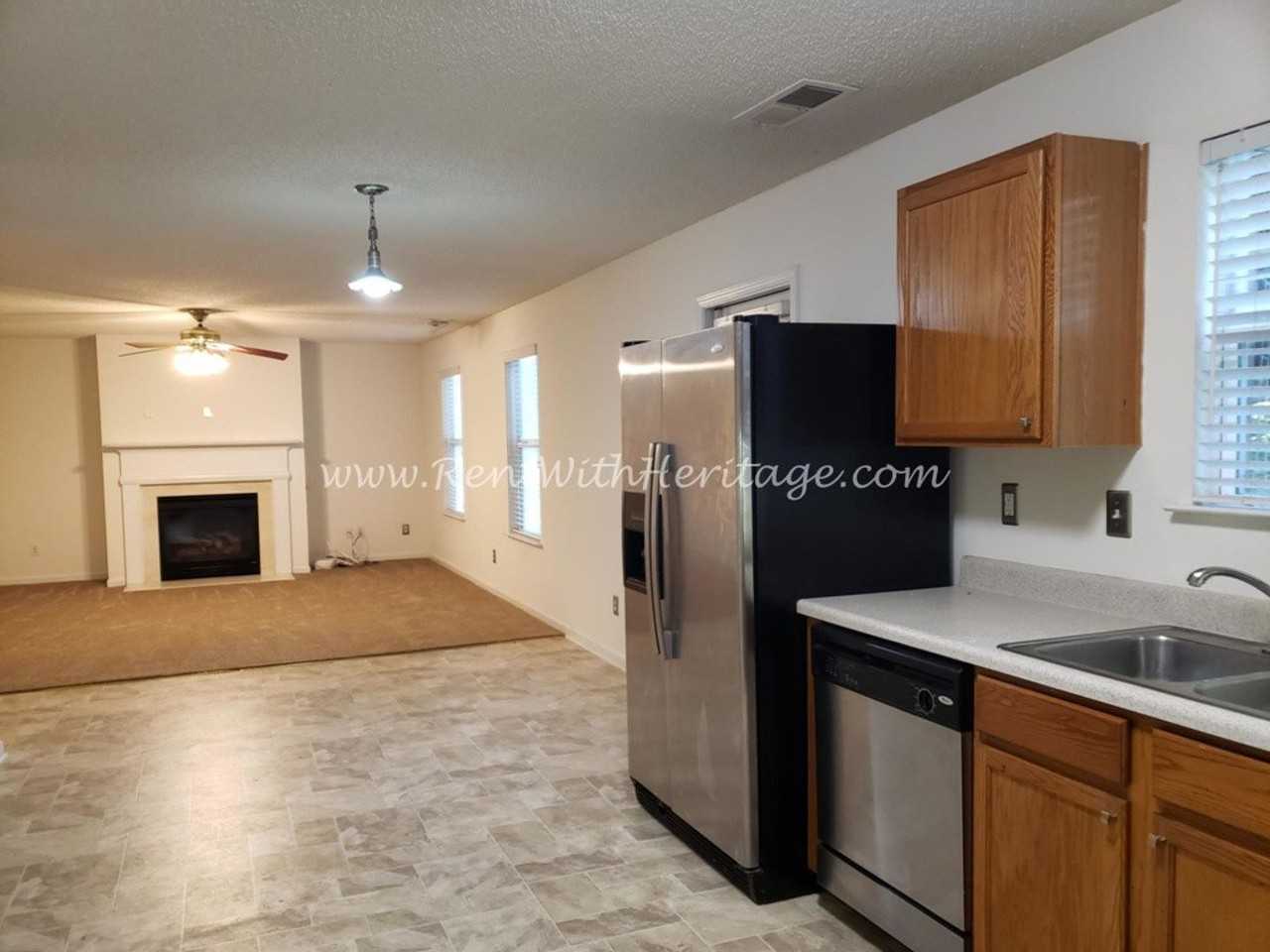 2028 Sweet Bay Dr - Photo 5 of 33