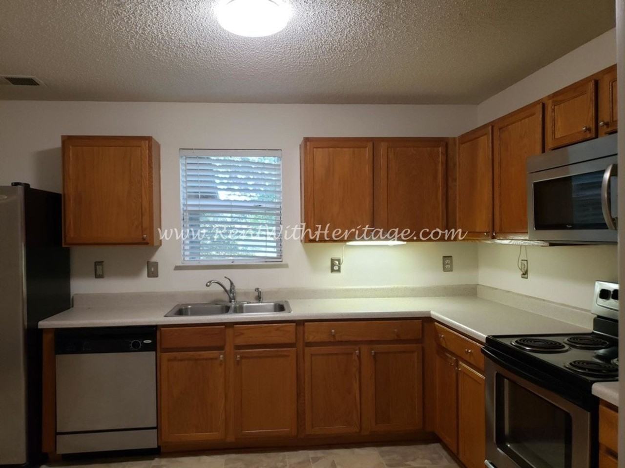 2028 Sweet Bay Dr - Photo 7 of 33