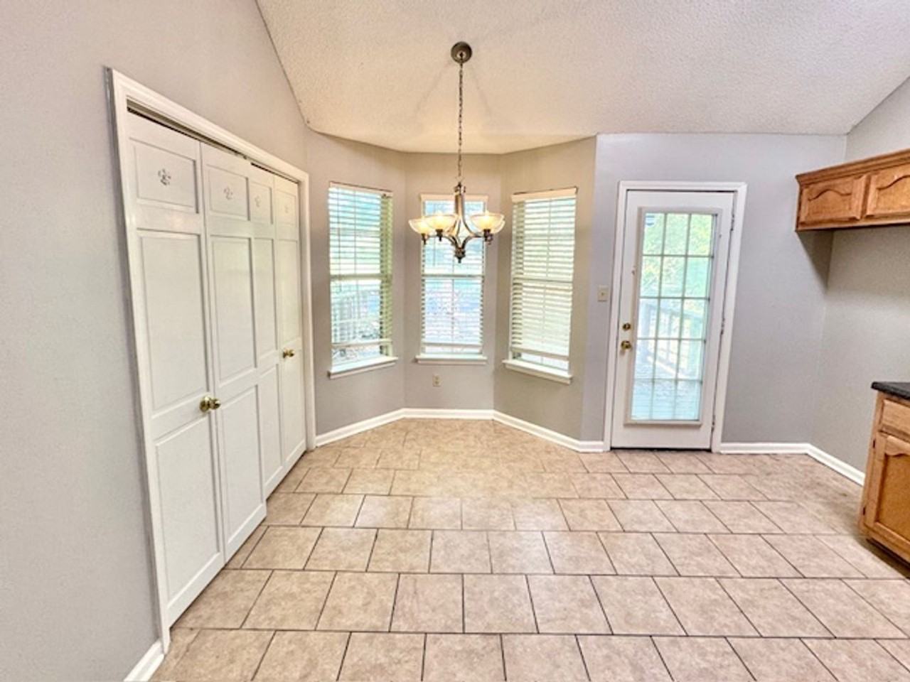 8337 Regal Bend Drive - Photo 6 of 13