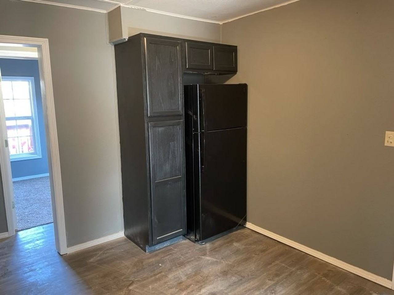 3011 W Walnut St - Photo 3 of 9