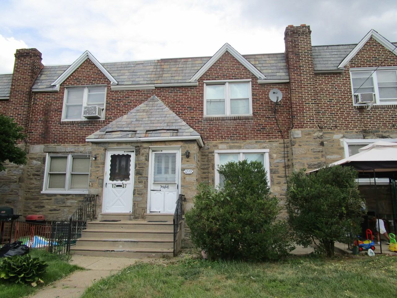 1239 Levick St - Photo 2 of 16