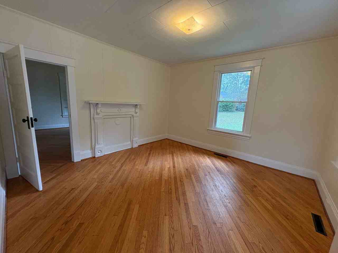 4300 White St - Photo 2 of 17