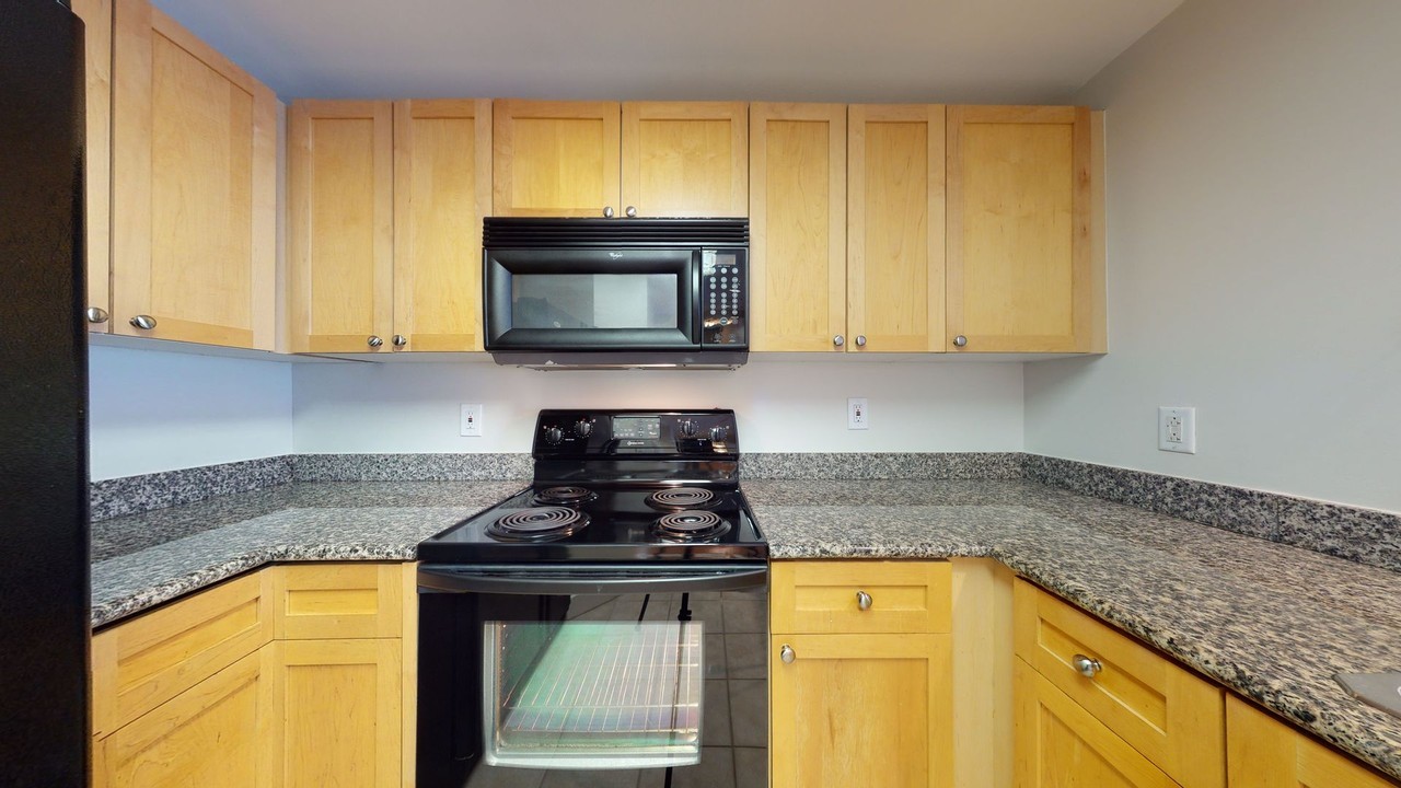 777 7th St Nw - Photo 6 of 33