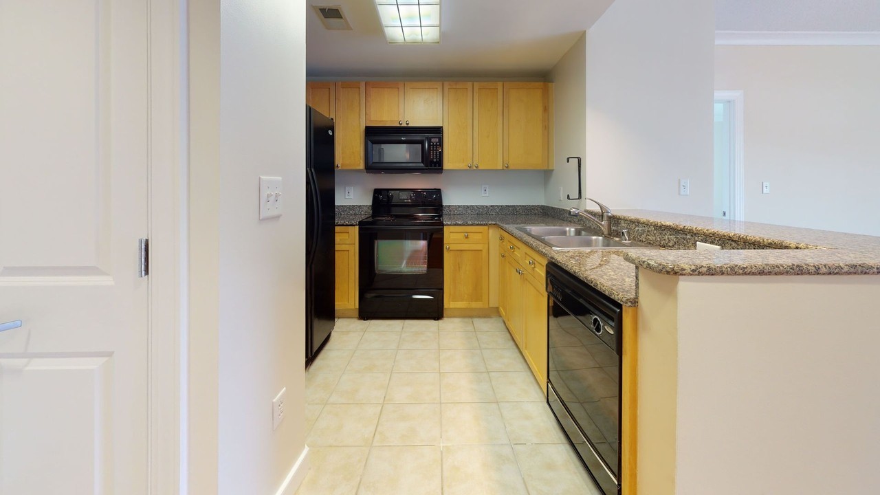 777 7th St Nw - Photo 7 of 33