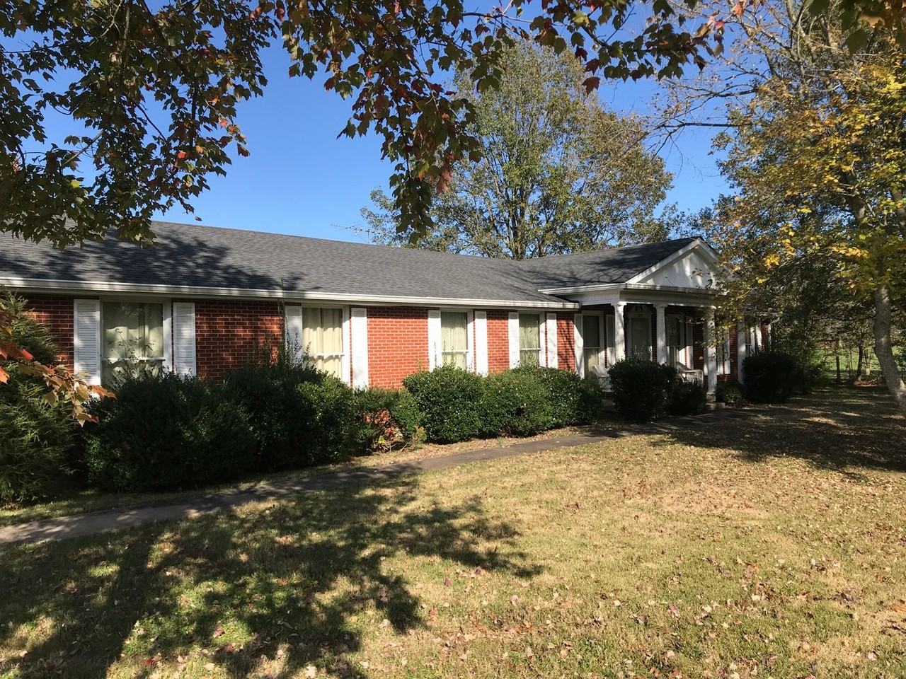285 Poplar Hill Rd - Photo 2 of 10