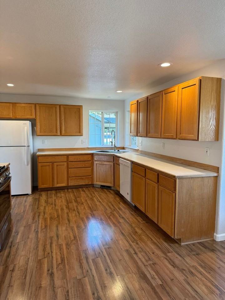 61440 Elkhorn St - Photo 3 of 20