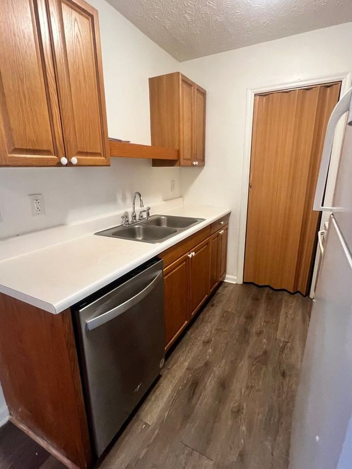 401 Pine St #B - Photo 4 of 9