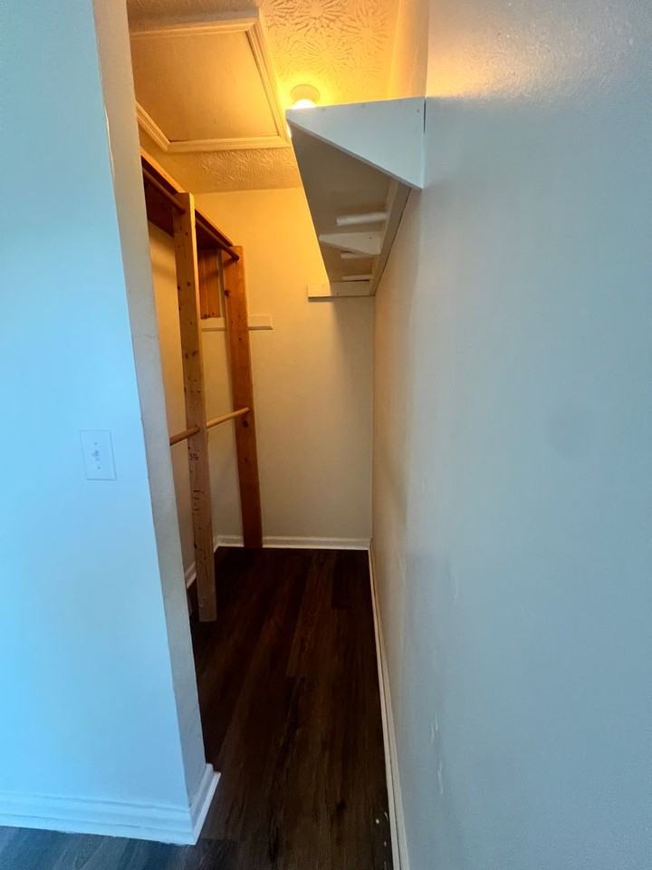 401 Pine St #B - Photo 7 of 9