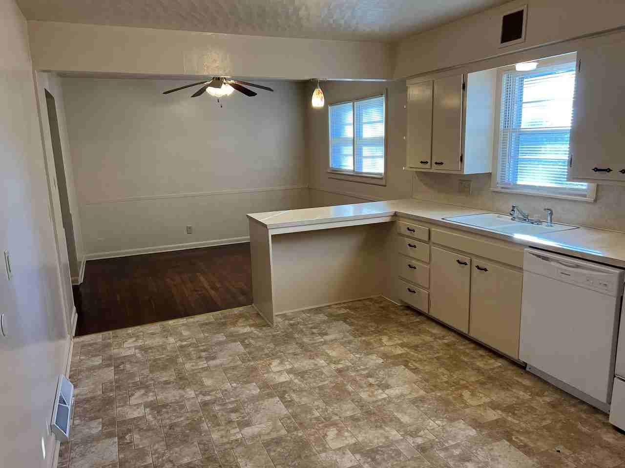 2510 E Bennett St - Photo 3 of 13