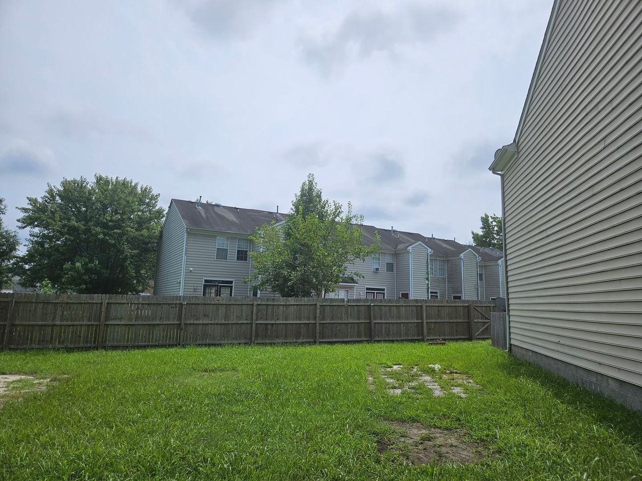 13 Tidal Ct - Photo 2 of 25