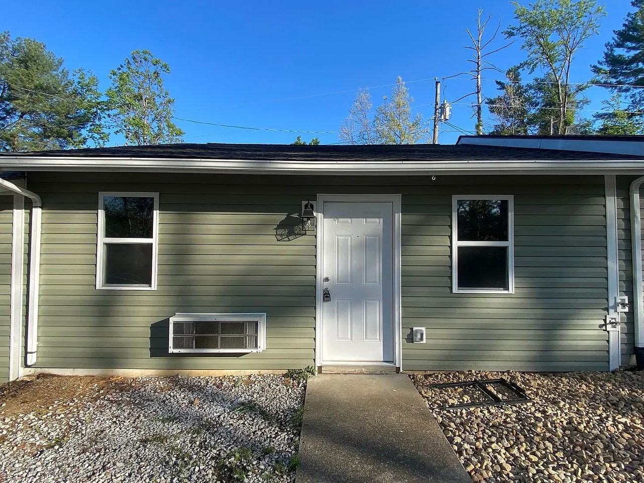 Sun Valley Apartments - Photo 2 of 35