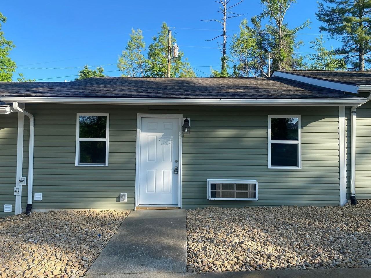 Sun Valley Apartments - Photo 3 of 35